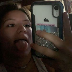 Meet your Posher, Alexis